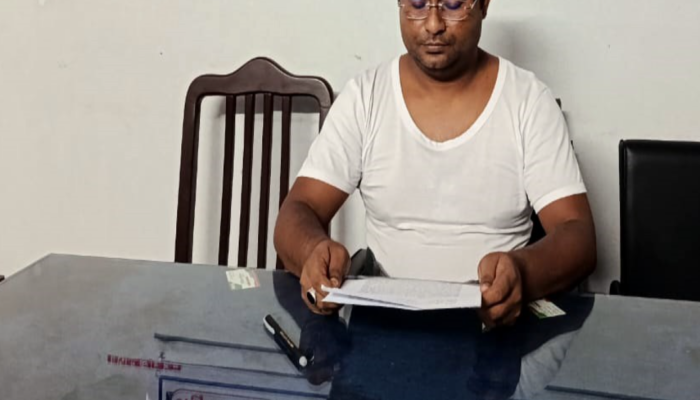 ​রাজশাহীতে বাড়িতে হামলা-ভাঙচুর ও লুটপাট কুপিয়ে আহতের  অভিযোগ, সন্ত্রাসীদের গ্রেফতার দাবি