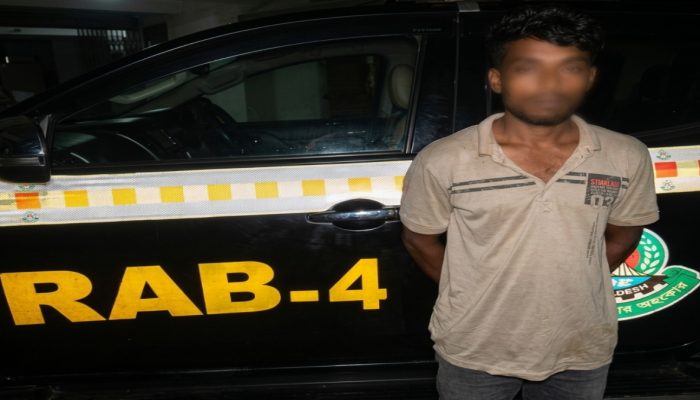 রংপুরের তারাগঞ্জে পল্লীবিদ্যুতের কর্মীকে হত্যার পর মাটিচাপা দেওয়ার ঘটনায় দায়েরকৃত মামলার প্রধান  আসামি র‍্যাবের অভিযানে ঢাকা থেকে গ্রেফতার।