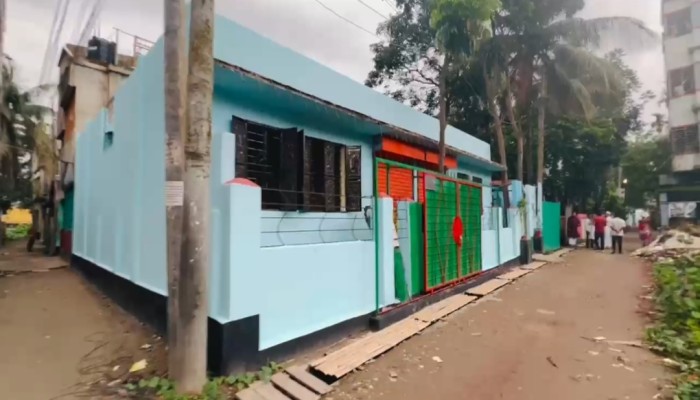 ব্রাহ্মণবাড়িয়ায় জেলা পরিষদের জায়গা দখল করে বাড়ি-দোকান নির্মাণের অভিযোগ, সরেজমিনে পরিদর্শনে প্রশাসক