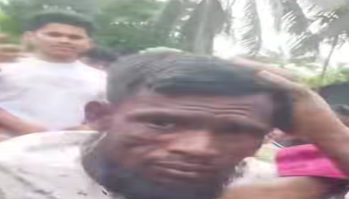 গলাচিপায় পকেটমার সন্দেহে জনতার হাতে গণধোলাই