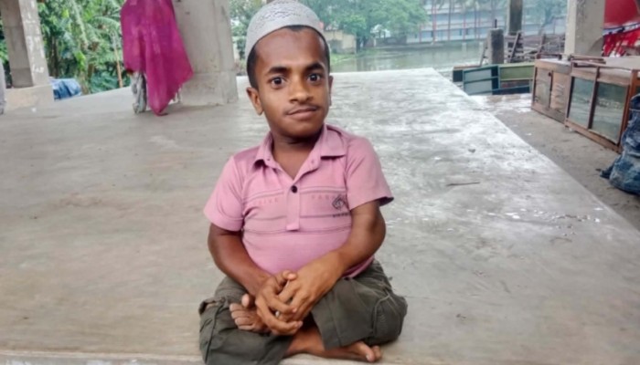 ২০ ইঞ্চির জীবনে বিশাল লড়াই, ব্রাহ্মণপাড়ার কামালের অন্তহীন জীবনযুদ্ধ