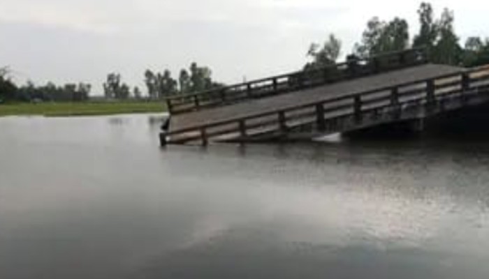 কুড়িগ্রামে ৯ বছরেও মেরামত হয়নি ভাঙা সেতু, অর্ধলাখ মানুষের দুর্ভোগ