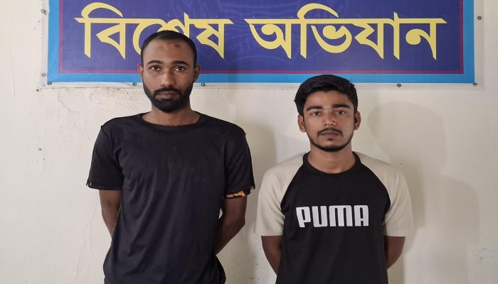 ঘুমের ওষুধ খাইয়ে অটোরিকশা ছিনতাই, গ্রেফতার ২