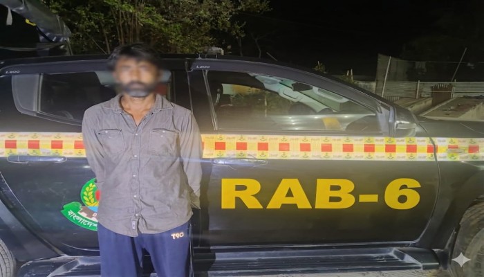 খুলনায় হত্যা, মাদক ও ধর্ষণ মামলাসহ ২২টি মামলার আসামি ইমরান হাওলাদারকে গ্রেফতার করেছে র‍্যাব-৬, স্পেশাল কোম্পানি