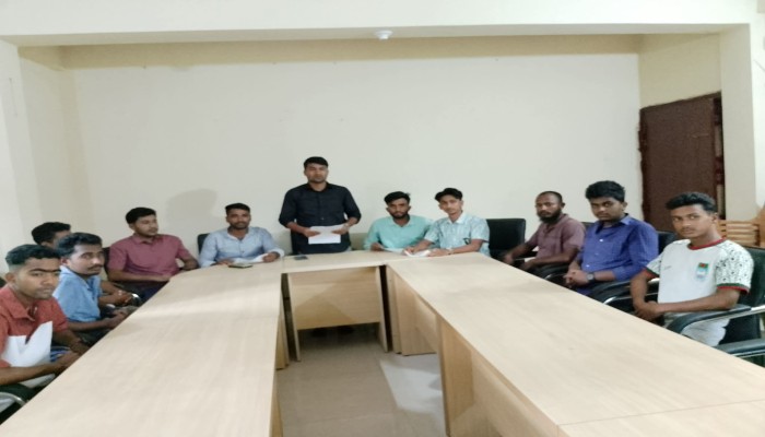 নাইক্ষ্যংছড়ি উপজেলা ছাত্রদল নেতা ছৈদুল আমিনকে মিথ্যা মামলায় জড়ানোর প্রতিবাদে ছাত্রদলের সংবাদ সম্মেলন।