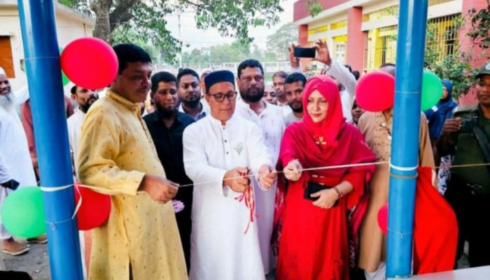 ব্রাহ্মণপাড়া মডেল সরকারি প্রাথমিক বিদ্যালয়ে অভিভাবক শেডের উদ্বোধন