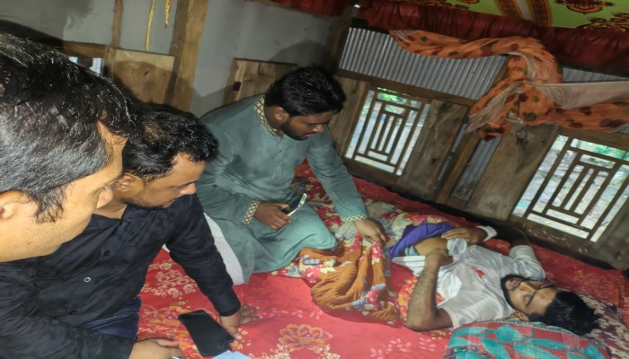 বঙ্গোপসাগরে নিখোঁজ ও উদ্ধার হওয়া জেলে পরিবারকে আর্থিক-চিকিৎসা সহায়তা