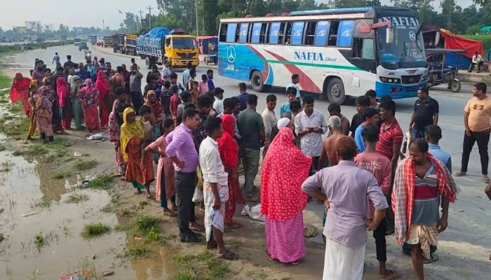 সলঙ্গায় সড়ক দুর্ঘটনায় শিশু সন্তান-সহ মা নিহত
