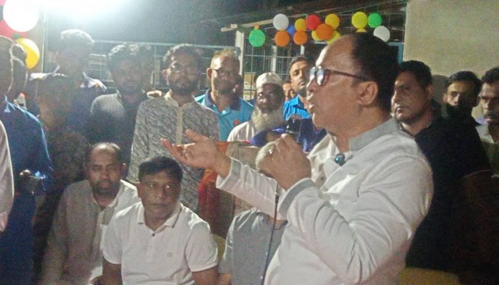 বুড়িচং উপজেলার ফকির বাজারে এক মতবিনিময় সভায় গত চার মাসের কাজের বর্ণনা দিলেন - এমপি জসিম উদ্দিন