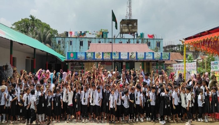 গৌরীপুরে শিশুদের জন্য ফল উৎসব