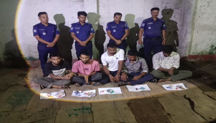 কোল্ড স্টোরেজে ইয়াবা সেবন; বুড়িচংয়ে পাঁচ যুবকের ৬ মাসের কারাদণ্ড