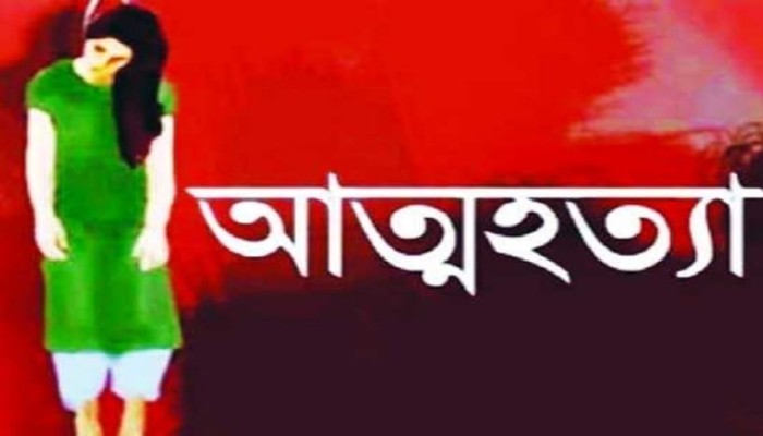 মাধবপুর গৃহবধূর ঝুলন্ত মরদেহ উদ্ধার করছে পুলিশ