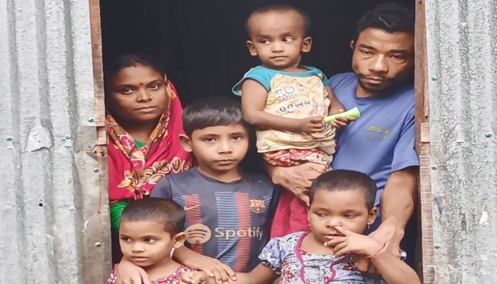 কুড়িগ্রামে ৮ বছরের শিশু কাঁধে ৬ সদস্যের পরিবারের ভরণ-পোষণ