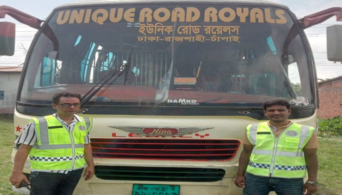 রাজশাহীতে চুরি হওয়া যাত্রীবাহী বাস চাঁপাইনবাবগঞ্জে উদ্ধার