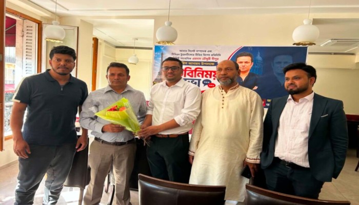 প্যারিসে লেখক-সাংবাদিকদের সঙ্গে আমার সিলেট সম্পাদকের মতবিনিময়