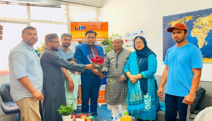 সা‌বেক স‌চিব জামাল উদ্দিন আহমেদ এর লন্ডন সফ‌রে সিলেট-চট্টগ্রাম ফ্রেন্ডশিপ ফাউন্ডেশন ইউকে’র সাক্ষাৎ ও ফুলেল শুভেচ্ছা