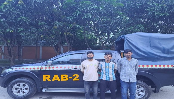 মোহাম্মদপুরে এলেক্স ইমন হত্যা মামলার আসামি অস্ত্রসহ গ্রেপ্তার, আটক ৩