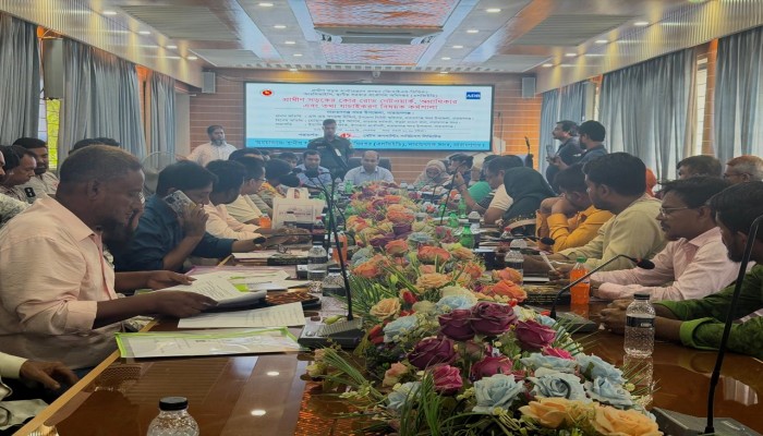নারায়ণগঞ্জ উপজেলার ৬টি সড়ক এলজিইডির রোড নেটওয়ার্কের আওতায় আনার সুপারিশ বৈঠক