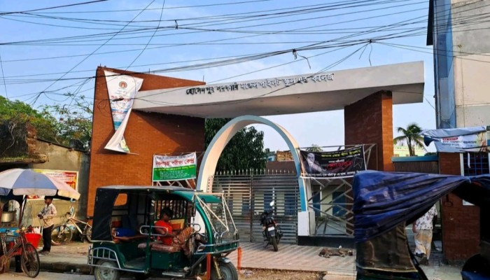 ২১ মাসের পাওনা বেতন না পেয়েই চাকরি হা'রালেন ১২ শিক্ষক