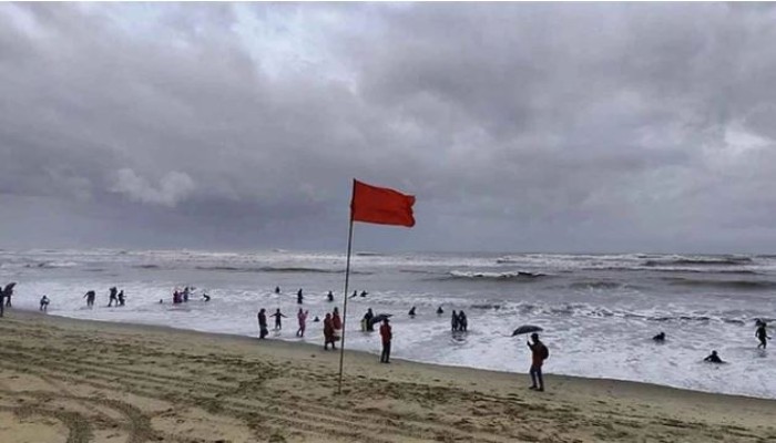 বঙ্গোপসাগরে ল'ঘু'চা'প, সমুদ্রবন্দরে ৩ নম্বর স'ত'র্ক সং'কে'ত