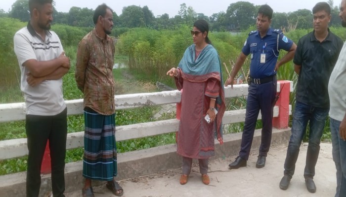 নাটেশ্বরে অ'বৈধভাবে বালু ভরাট, দুইজনকে আ'টক ও ৬০ হাজার টাকা জ'রিমানা