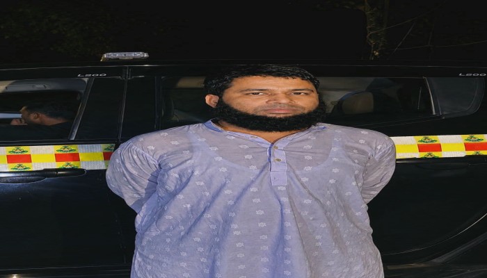 লালমনিরহাটে স্কুলছাত্রী ধ'র্ষণের অ'ভিযোগে ক্লিনিক পরিচালক গ্রে'প্তার