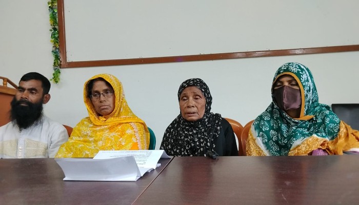 কেন্দুয়ায় বৃ'দ্ধা মাকে হ'ত্যার হু'মকির অ'ভিযোগ, প্র'তিবাদে সংবাদ সম্মেলন