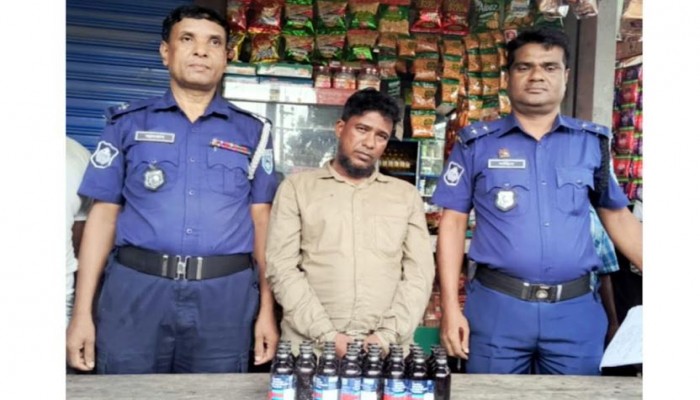 দেবীগঞ্জে মাদক ব্যবসায়ী ফেন্সিডিলসহ গ্রেফতার।