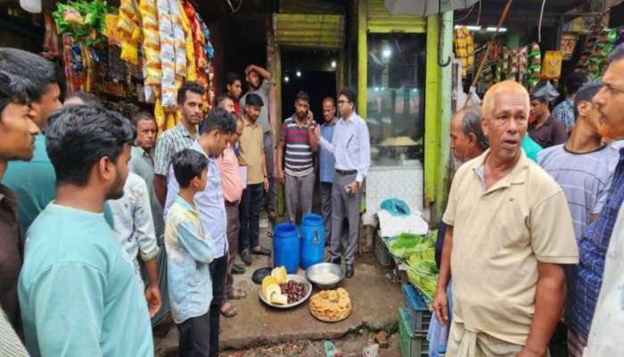 বোয়ালখালীতে বেকারি ও মিষ্টির দোকানে লাখ টাকা জরিমানা