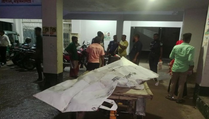 উল্টোপথের ট্রাকের সাথে যাত্রীবাহী বাসের সংঘর্ষে নিহত-১ আহত ১১