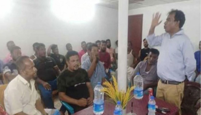 সিলেট গোয়াইনঘাটে ডাউকি নদীতে চাঁদাবাজদের কাছে বালু শ্রমিকরা জিম্মি।