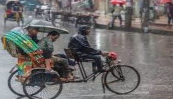 চট্টগ্রামে সকাল থেকে বৃষ্টি, ভোগান্তিতে জনজীবন।​