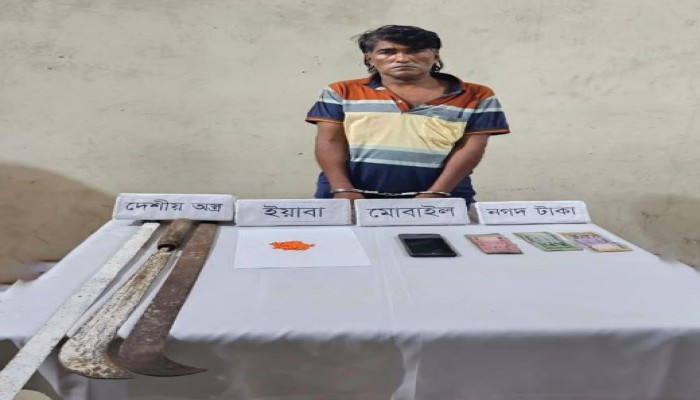 নবীনগরে যুবলীগ নেতার কাছ থেকে দেশীয় অস্ত্র, ইয়াবা ও নগদ টাকা উদ্ধার।