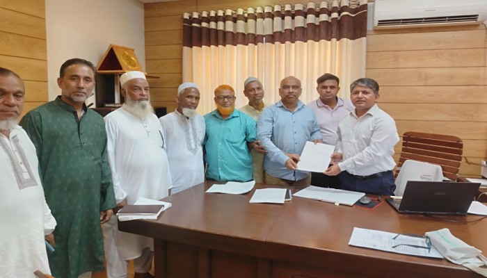 দরবস্ত-কানাইঘাট সড়ক সংস্কারে দাবিতে স্মারকলিপি প্রদান