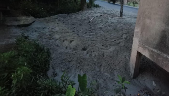 তানোরে কবিরাজের হাতে সরকারি কর্মকর্তা লাঞ্চিত