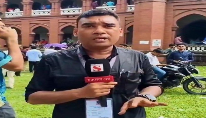 ডাকসুতে দায়িত্ব পালনকালে মৃত্যুর কোলে ঢলে পড়লেন সাংবাদিক তরিকুল শিবলী