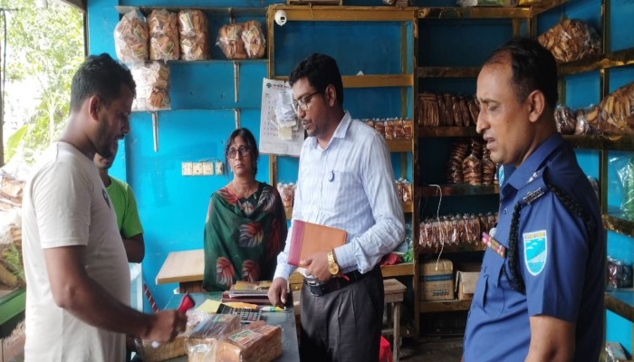 অসাস্থ্যকর পরিবেশে কেক-রুটি উৎপাদন নিউ ঢাকা বেকারিকে ১০ হাজার টাকা জরিমানা