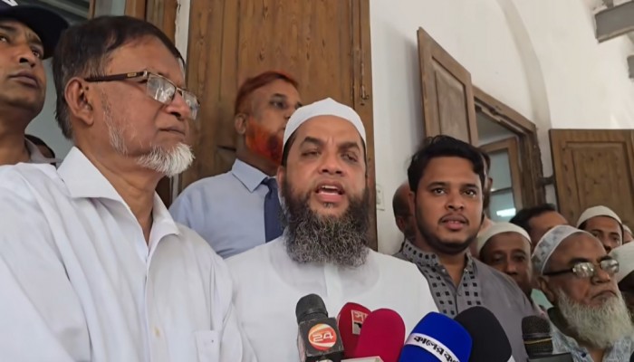 প্রকাশ্যে ক্ষমার দাবিতে বিক্ষোভ, অবাঞ্ছিত ঘোষণা কালীগঞ্জকে ‘জঙ্গল’ বলায় মুফতি নাসিরের বিরুদ্ধে ক্ষোভ