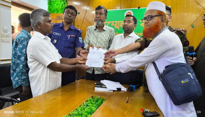 রাণীশংকৈলে শারদীয় দুর্গাপূজা উদযাপন উপলক্ষে ৫৪ টি মন্ডবে ত্রাণের ডিও বিতরণ