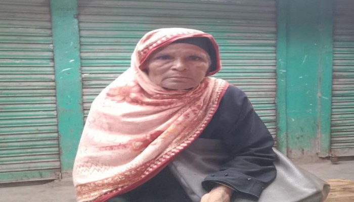 বদরগঞ্জে নারী উন্নয়ন সংস্থা বরাদ্দ না পাওয়ার অভিযোগ তুললেন সভানেত্রী।