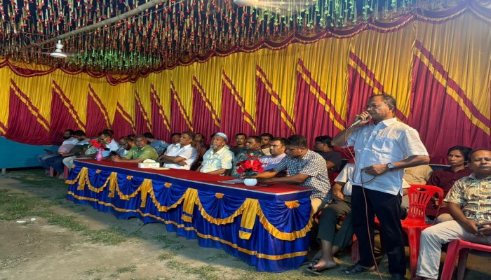 ঠাকুরগাঁও-৩ আসনে বিএনপির সম্ভাব্য প্রার্থী সাবেক এমপি জাহিদের পুজা মন্ডপ পরিদর্শন