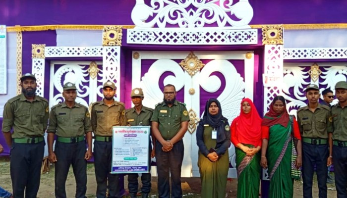 দেবীগঞ্জে ১১৬ পূজা মণ্ডপে দিনরাত পাহারায় আনসার-ভিডিপি সদস্যরা
