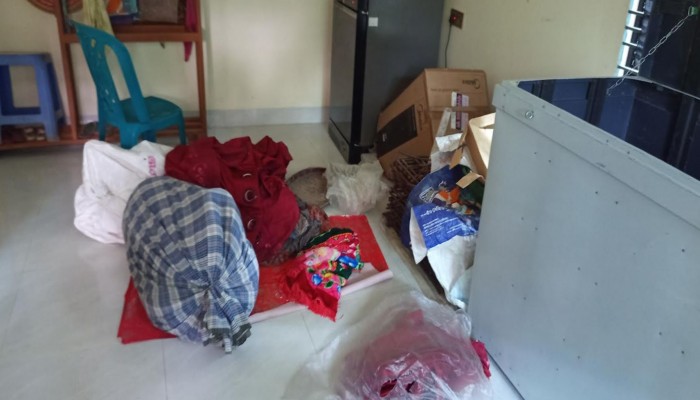 মুলাদীর গাছুয়ায় জমি সংক্রান্ত বিরোধের জেরধরে বসতঘরে হামলা-ভাংচুর ও লুটপাট