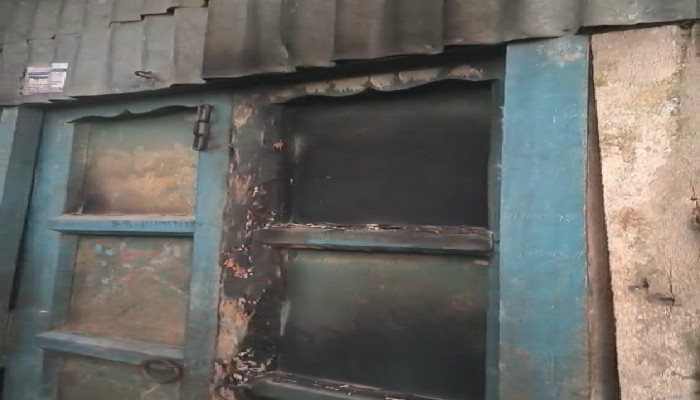 ১০ নং কোটাকোল ইউনিয়নের কোটাকোল লন্চঘাটে কৃষক দলের অফিস পোড়ানো হয়েছে