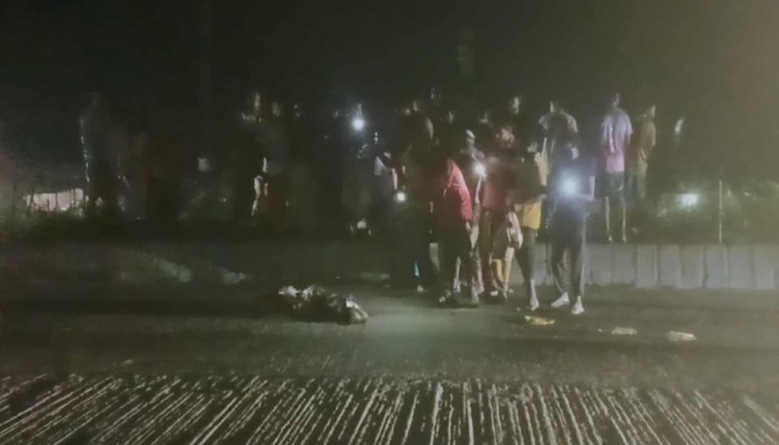 ঢাকা-বগুড়া মহাসড়কে অজ্ঞাত গাড়ির ধাক্কায় যুবকের মৃত্যু