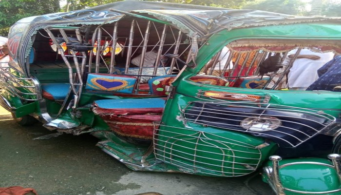 সিএনজি–পিকআপ সংঘর্ষে স্বামী  স্ত্রীর মৃত্যু