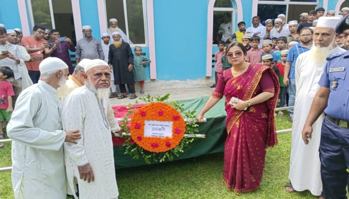 কালীগঞ্জে রাষ্টীয় মর্যাদায় বীরমুক্তিযোদ্ধার দাফন সম্পন্ন