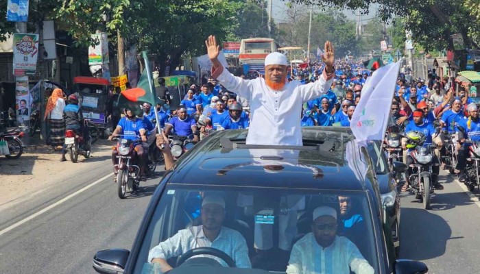 চাঁপাইনবাবগঞ্জে হাজার হাজার মোটরসাইকেল নিয়ে জননেতা নূরুল ইসলাম বুলবুলের শোভাযাত্রা
