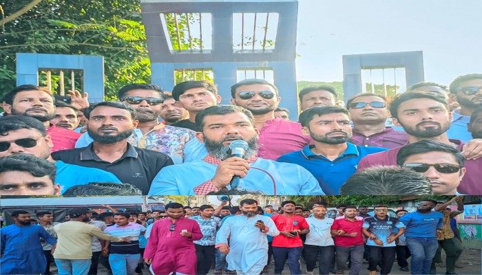 কেন্দুয়ায় জাতীয় বিপ্লব ও সংহতি দিবস উপলক্ষে বণার্ঢ্য র‍্যালী