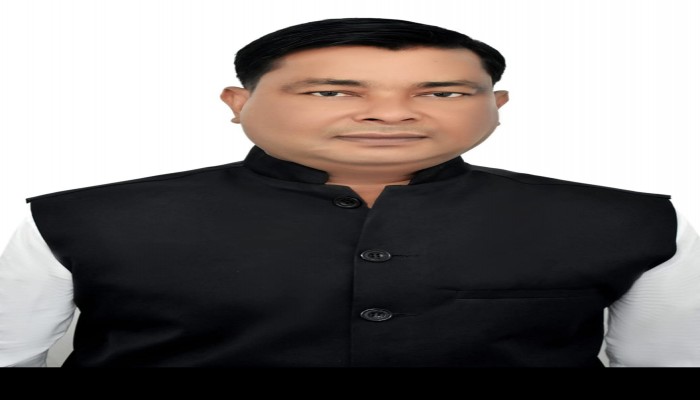 সদরপুরের সাবেক জেলা পরিষদ সদস্য এখলাছ আলী ফকিরসহ চারজনকে গ্রেপ্তার করেছে পুলিশ